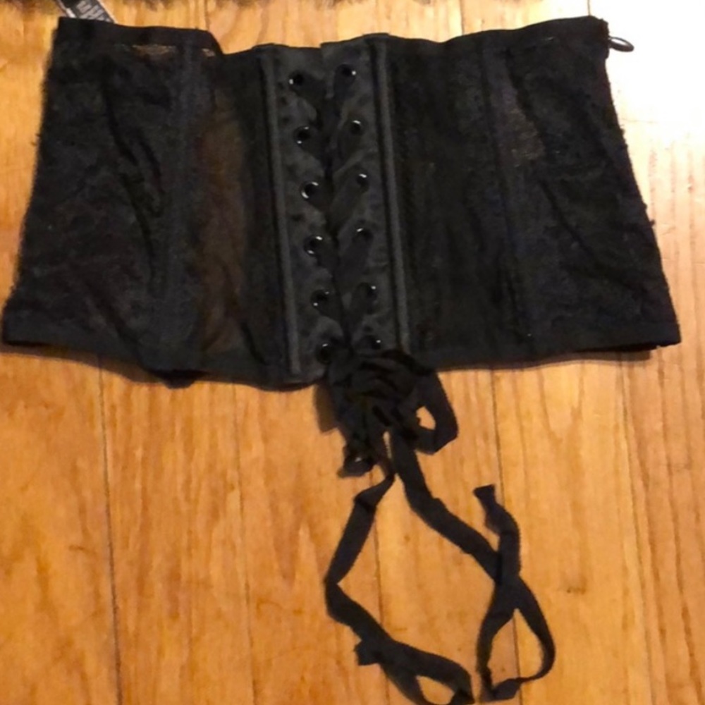 Victoria’s Secret black lace corset XS NWT